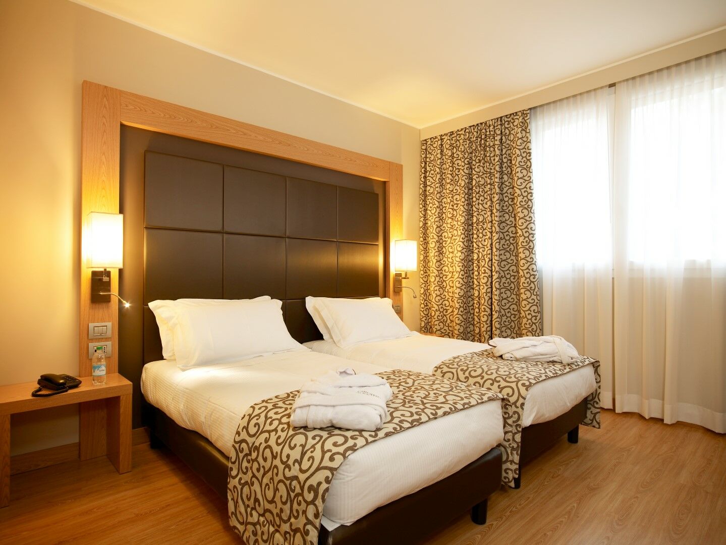 Virginia Palace Hotel Гарбаньяте-Міланезе Екстер'єр фото